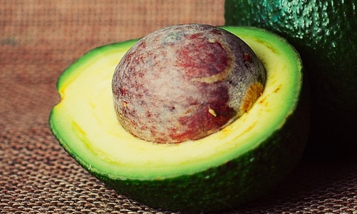 Pelle secca: la polpa di avocado ha un elevato potere nutriente.