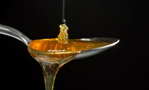 Dolcificanti naturali: il miele è un alimento energetico con numerose proprietà terapeutiche.