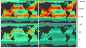 La mappatura della denistà di rifiuti di plastica negli oceani e nei mari del mondo, divisi per numero di frammenti in base alla dimensione