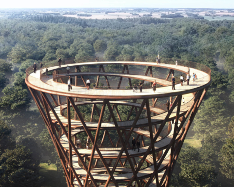 Torre a spirale nella foresta danese