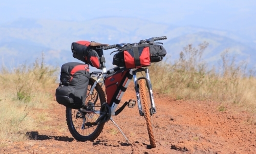 Italia coast to coast si può percorrere a piedi o in bici suddividendo il percorso in tappe. 