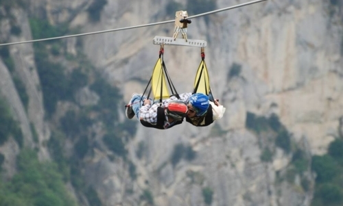 Percorso delle Sette Pietre: una via alternativa è quella aerea attraverso lemozionante volo dellangelo. Fonte foto: pagina FB Volo dellAngelo Dolomiti Lucane