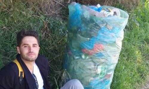 Trashtag Challenge : prende spunto dalla foto condivisa da un ragazzo algerino. Fonte foto: pagina FB "Drici Tani Younes - Environnement dz"