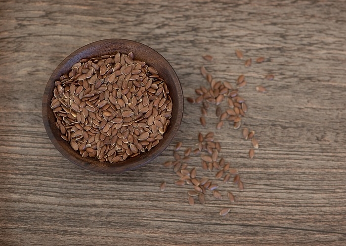 Olio di semi di lino: proprietà e benefici per uso alimentare