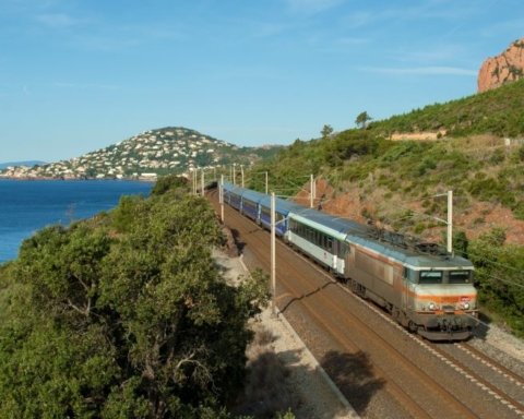 Le Train Bleu, il lussuoso treno francese notturno, tornerà presto sulle rotaie