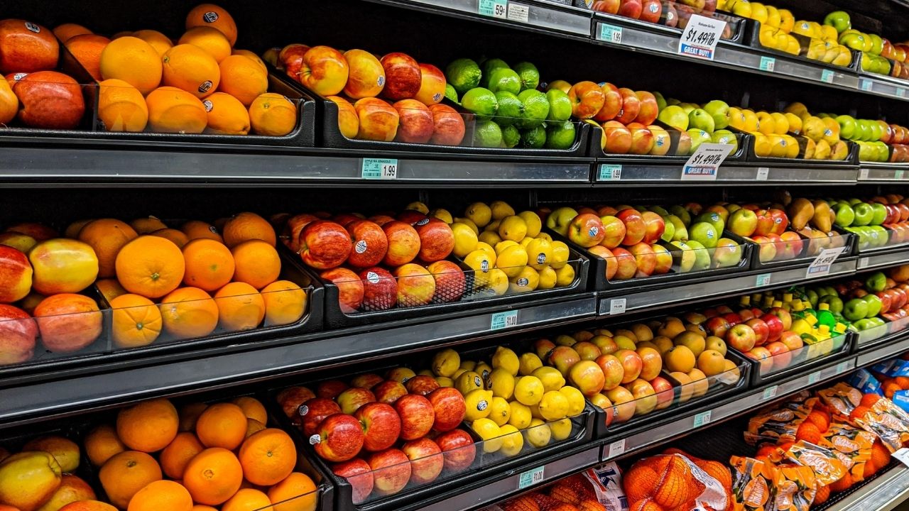 Solo la frutta esteticamente perfetta viene venduta nei supermercati