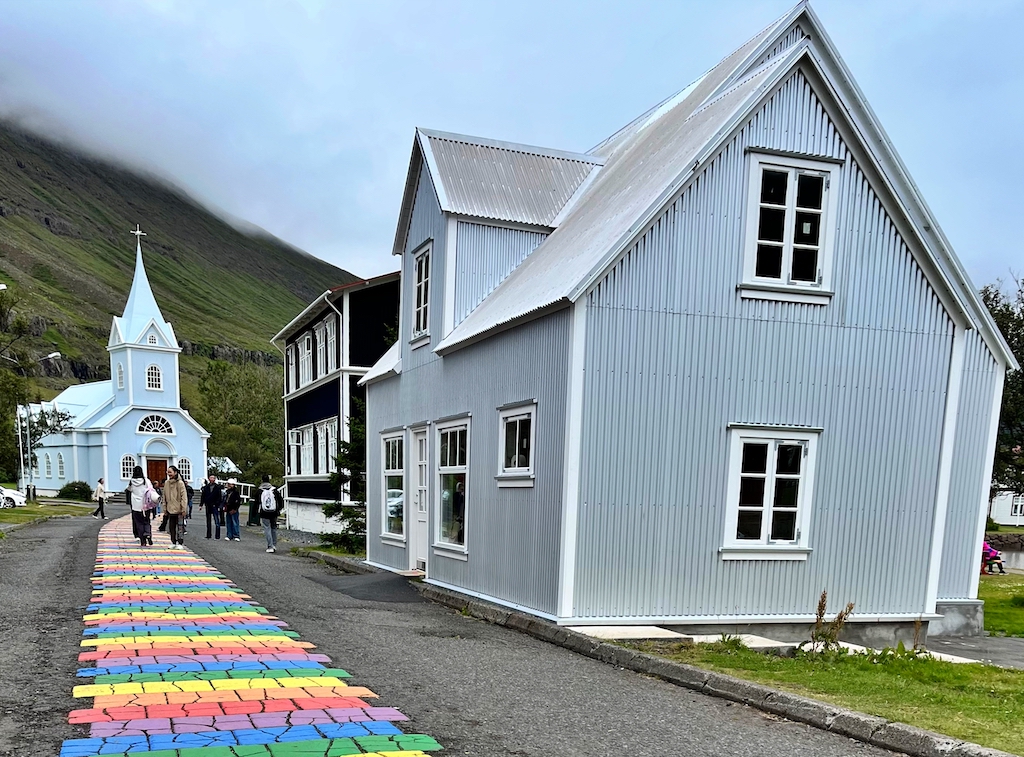 Rainbow Street di Seydisfjordur
