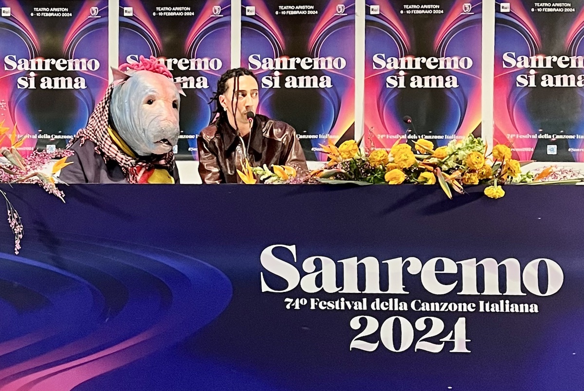 Ghali a Sanremo 2024 canzone Casa mia ambiente