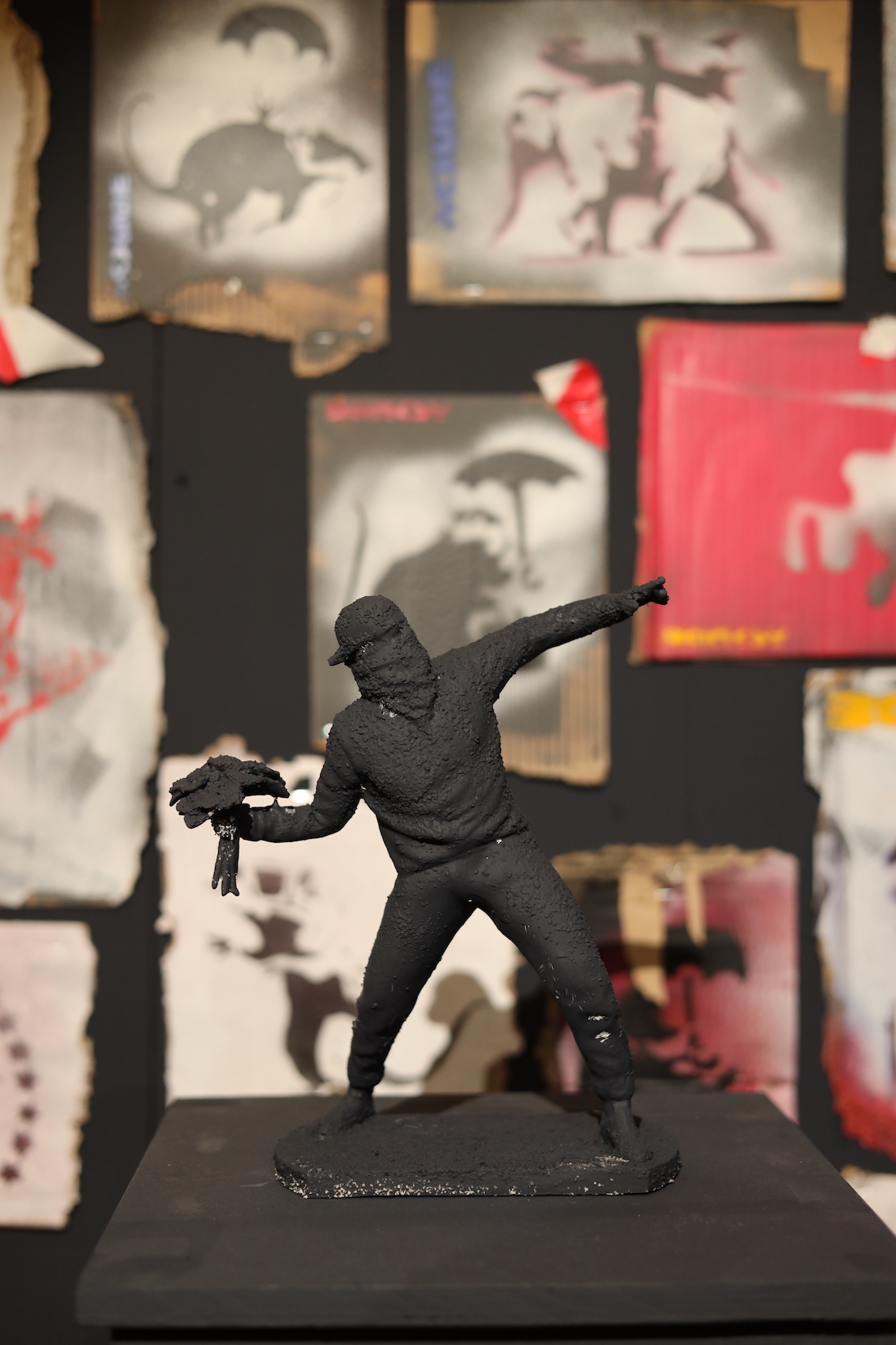 Riproduzione in statuetta del famoso "Flower Thrower".