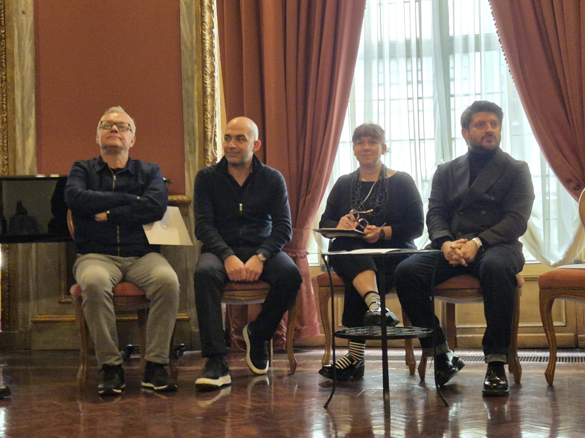Curatori di Artful Contemporary e traduttrice per la presentazione della mostra di Banksy - Street is the museum a Palazzo Barolo. Foto di Carlotta Cristina