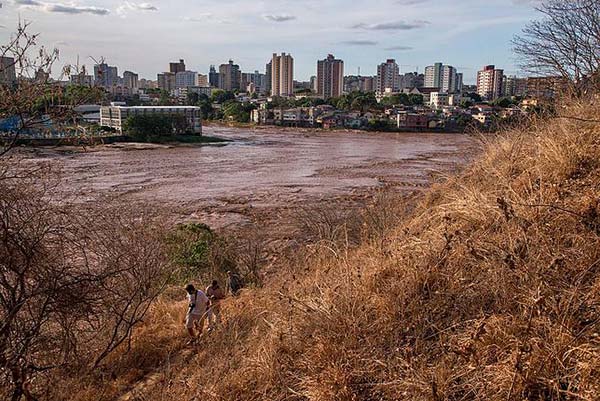 Un mare di fango in Brasile
